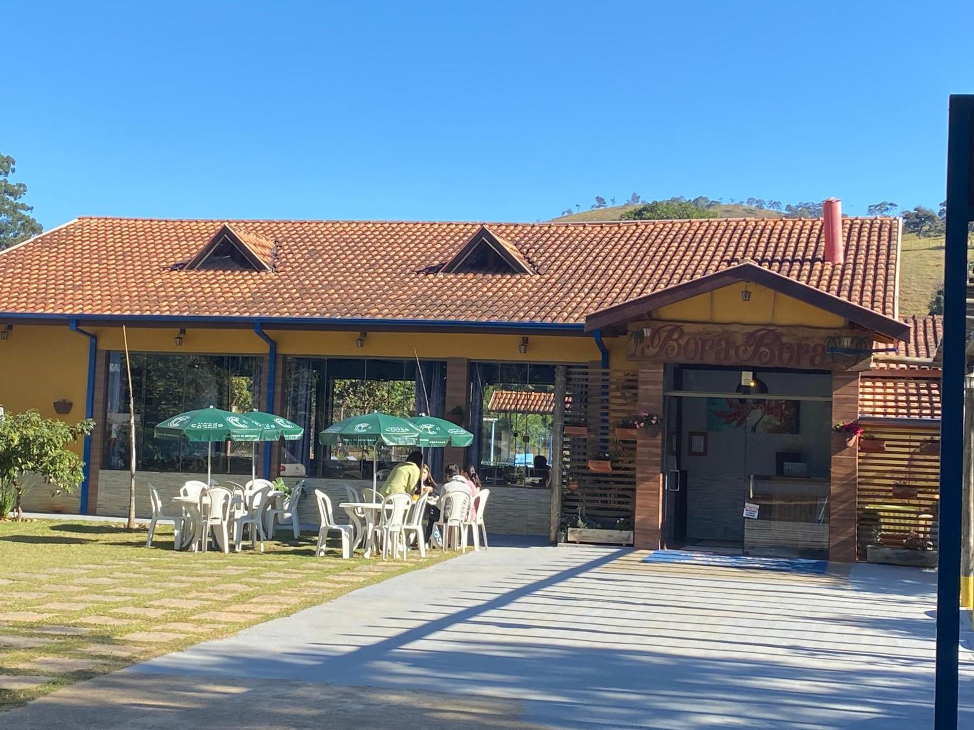 Pousada E Restaurante Bora Bora Da Serra Sao Bento do Sapucai Exterior photo
